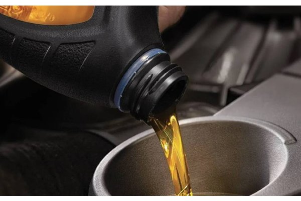 Замена масла в двигателе: Полное руководство по обеспечению долговечности и производительности вашего автомобиля