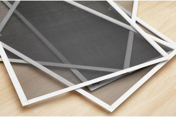 Москитные сетки таят опасность – Winblock защитит окна