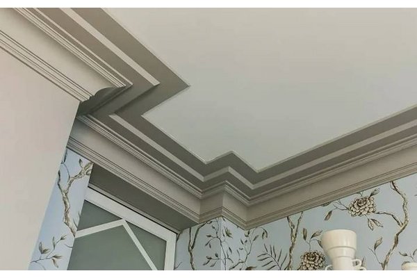 Плинтус потолочный ПВХ: практичность, долговечность и современный дизайн